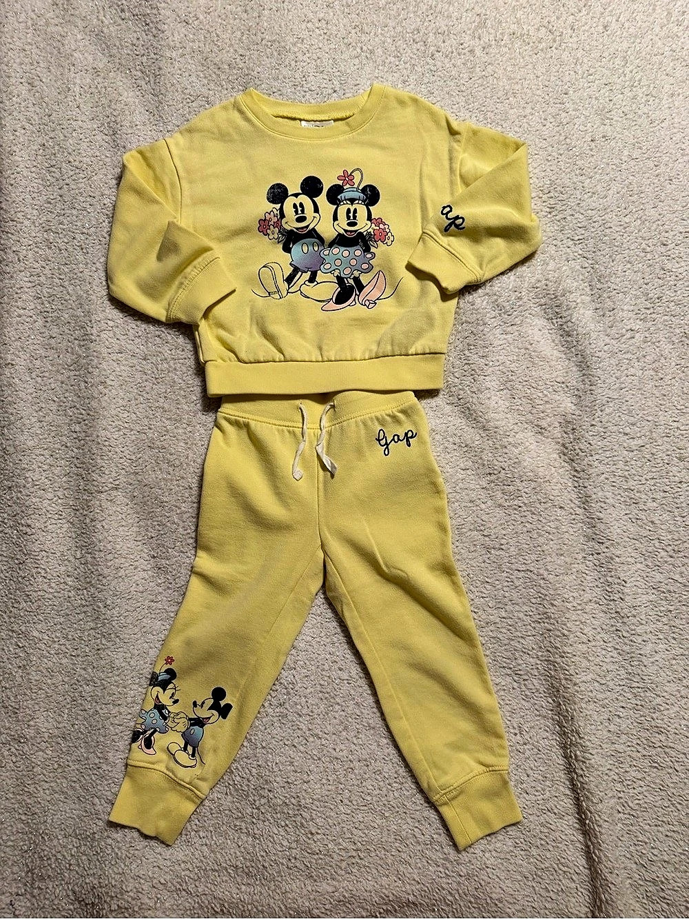 Gap x Disney Mickey and Minnie Mouse Sweatshirt and Sweatpants Set